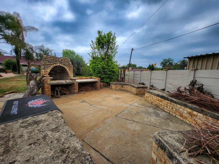 4 Bedroom Property for Sale in Stilfontein Ext 4 North West